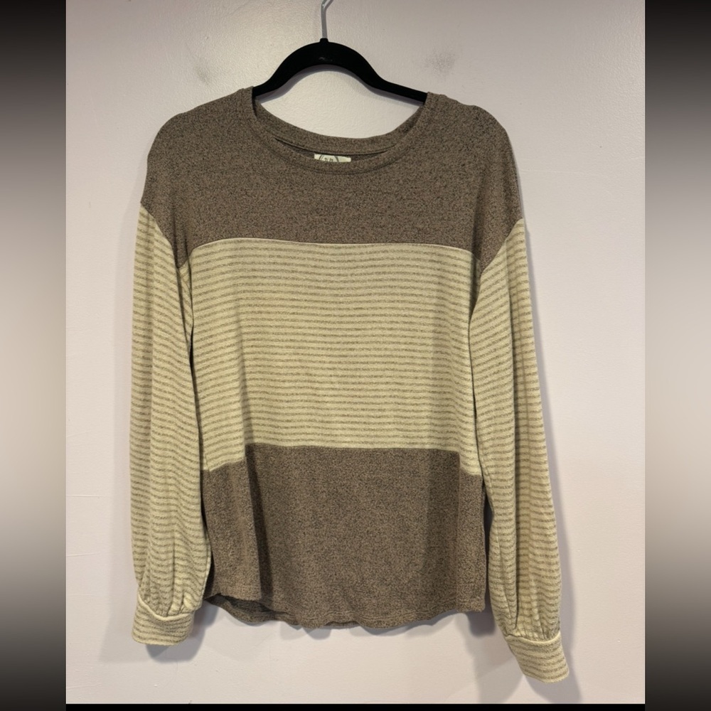 Soft‎ colorblock Maurice’s long sleeve